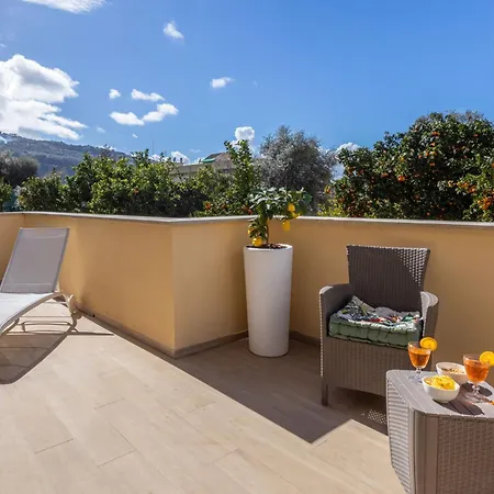 Sakura House * Sorrento