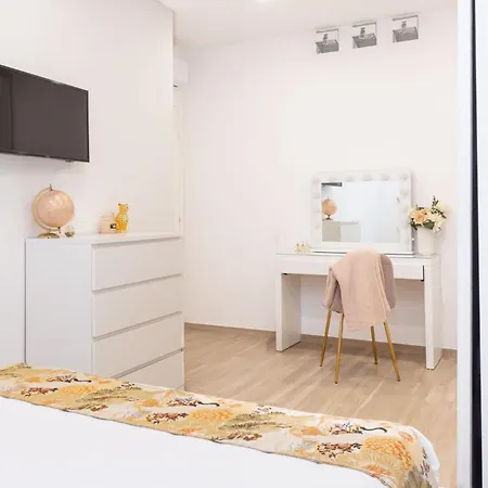 Nyaraló Sakura House *