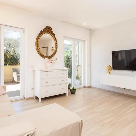 Будинок відпочинку Sakura House *