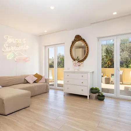 Будинок відпочинку Sakura House Сорренто