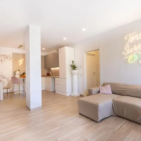 Будинок відпочинку Sakura House *