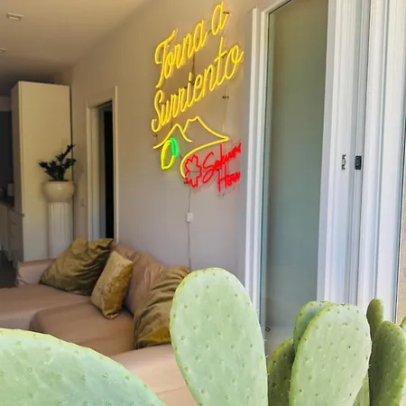 Sakura House * Сорренто