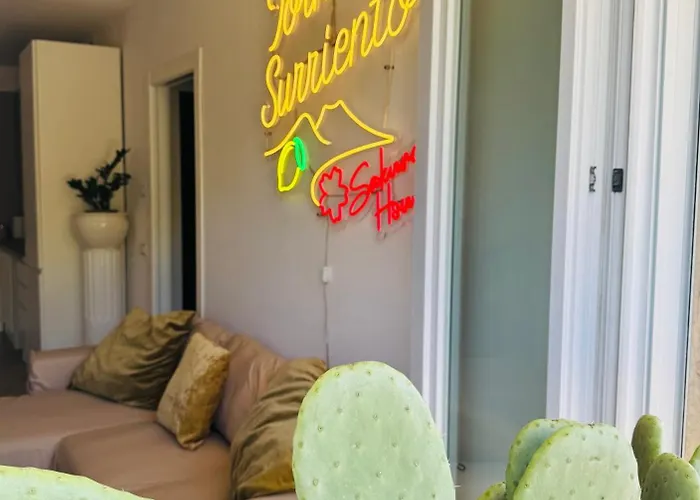 Sakura House * 소렌토